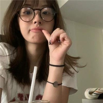 重生校花追不停！我靠系统逆袭